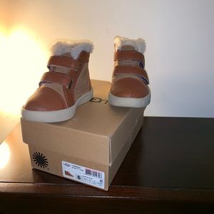 Toddler size 6 Rennon Uggs
